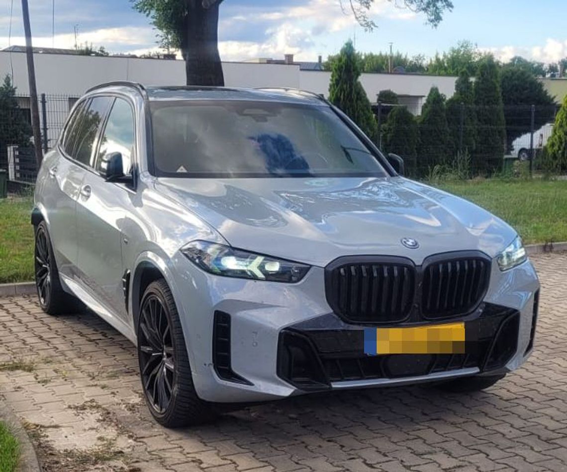 Sycowscy policjanci odzyskali BMW warte 300 tys. zł. Auto wróciło do Holandii