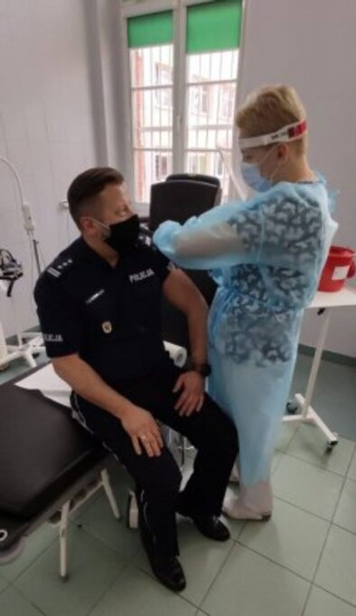 Szczepią się policjanci z powiatu oleśnickiego