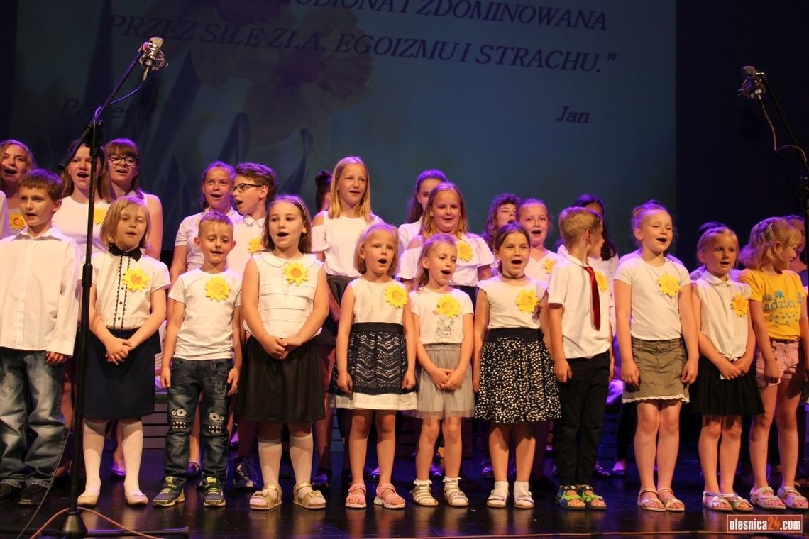 Szkoły Muzycznej i SP7 w Oleśnicy koncert charytatywny