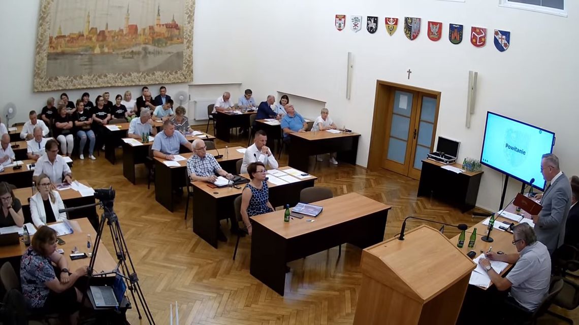 Totalna krytyka Zarządu Powiatu przez Koalicję Obywatelską w debacie nad "Raportem o stanie Powiatu Oleśnickiego"