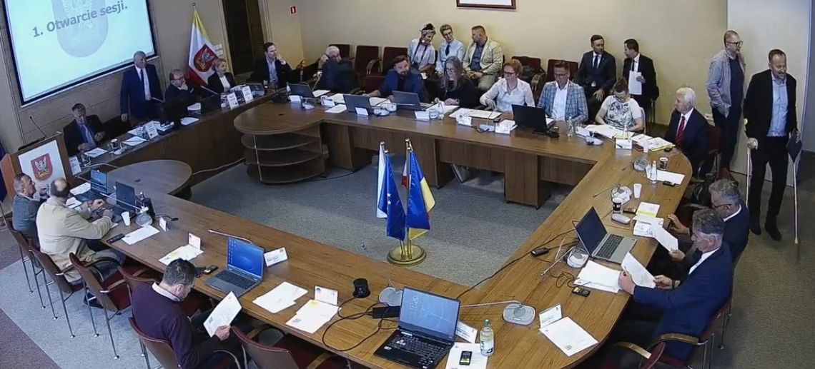Trwa debata o stanie Oleśnicy. Fatalna jakość transmisji, która została przerwana! Trwa debata o stanie Oleśnicy. Fatalna jakość transmisji, która została przerwana!
