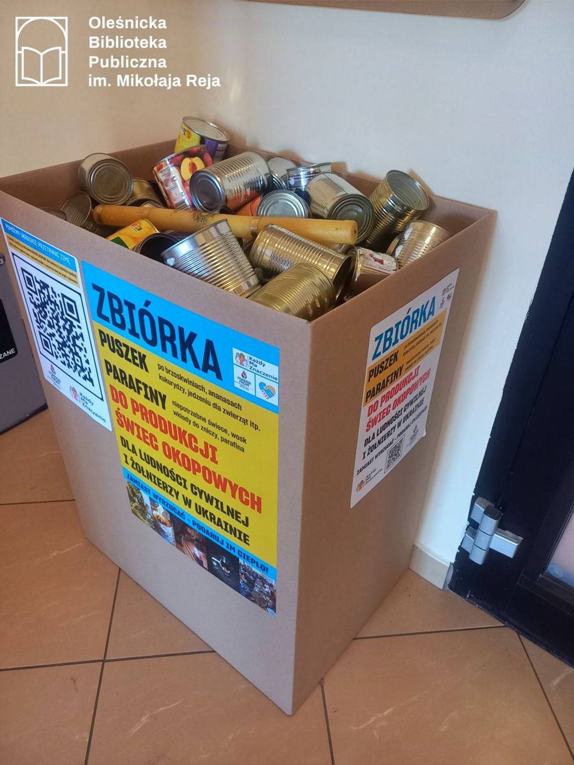 Trwa zbiórka puszek i świec w oleśnickiej bibliotece