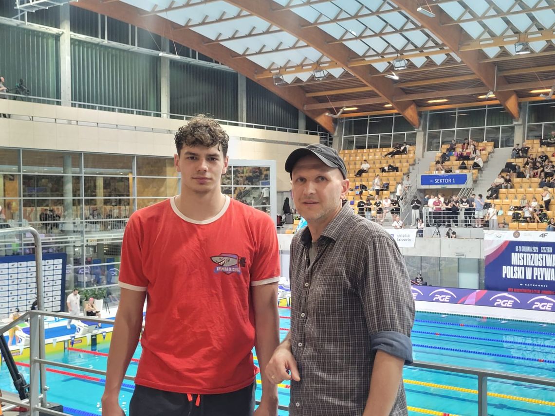 Trzy brązowe medale Wojciecha Okonia na Mistrzostwach Polski w pływaniu