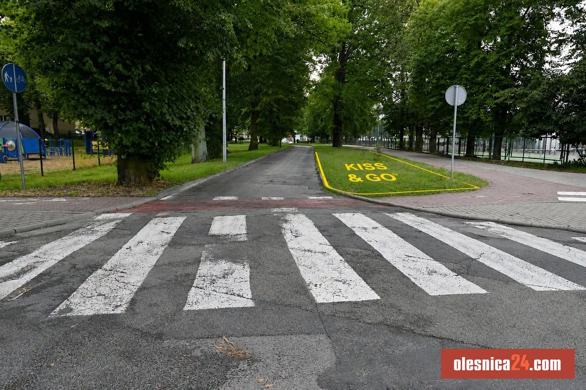Uczeń Jakub to zrobił! Przy oleśnickiej trójce powstaje wyczekiwana zatoczka Kiss & Go Uczeń Jakub to zrobił! Przy oleśnickiej trójce powstaje wyczekiwana zatoczka Kiss & Go