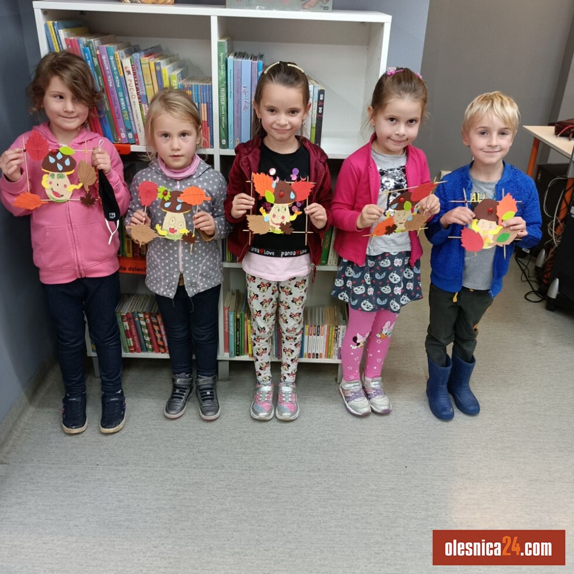 Uczestnicy Klubu Książkowych Jeżyków w Oleśnicy wybrali się na grzyby