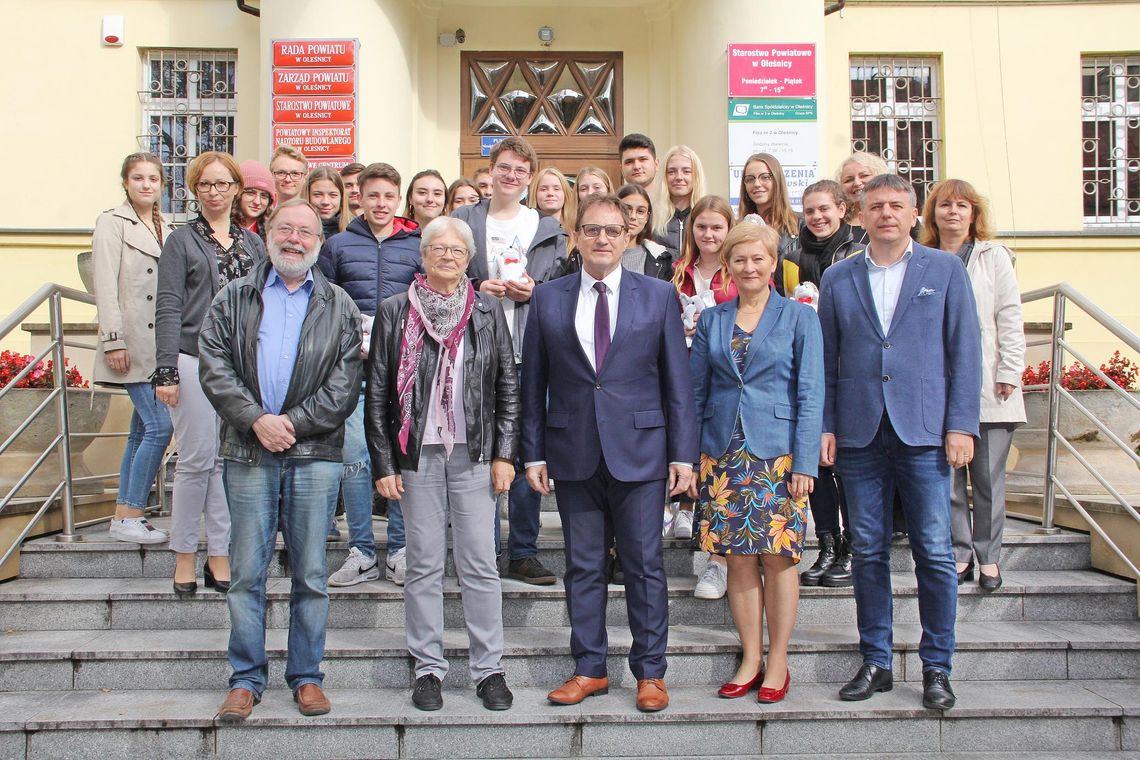 Uczestnicy międzynarodowej wymiany odwiedzili Starostwo Powiatowe w Oleśnicy