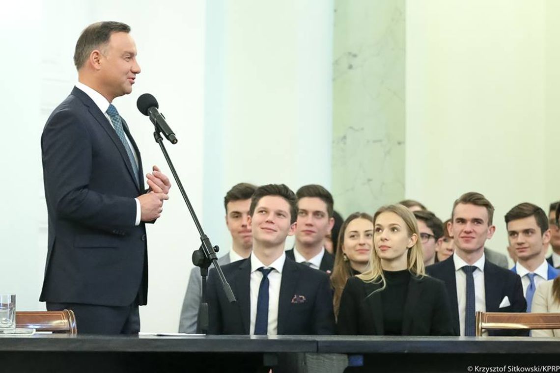 Uczniowie I LO z Oleśnicy w Pałacu Prezydenckim