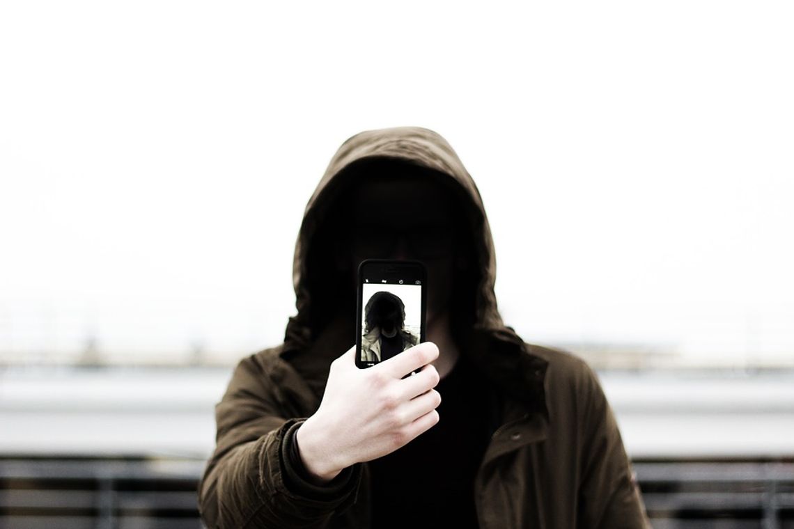 UWAGA! Do mieszkańców powiatu dzwonią fałszywi policjanci! 