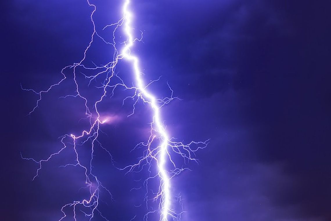 Uwaga, dzisiaj będą burze z gradem! Uwaga, dzisiaj będą burze z gradem!