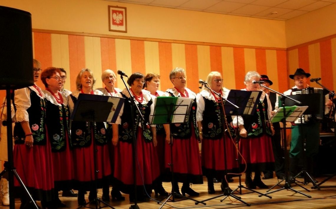 W Dobrzeniu kolędy śpiewali W Dobrzeniu kolędy śpiewali