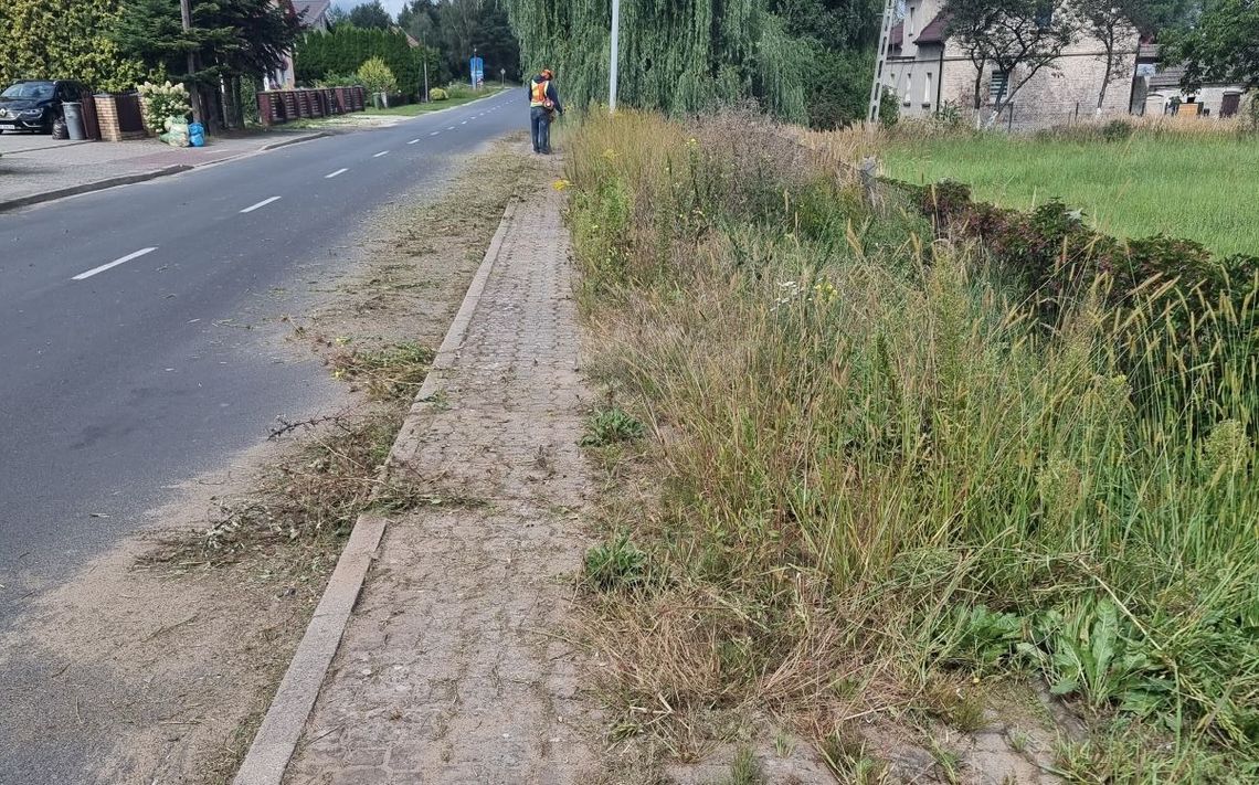 W gminie Twardogóra czyszczą chodniki