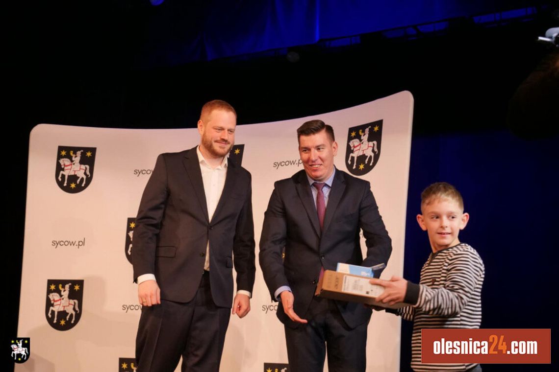W Sycowie przekazano pierwsze komputery z grantu PPGR 