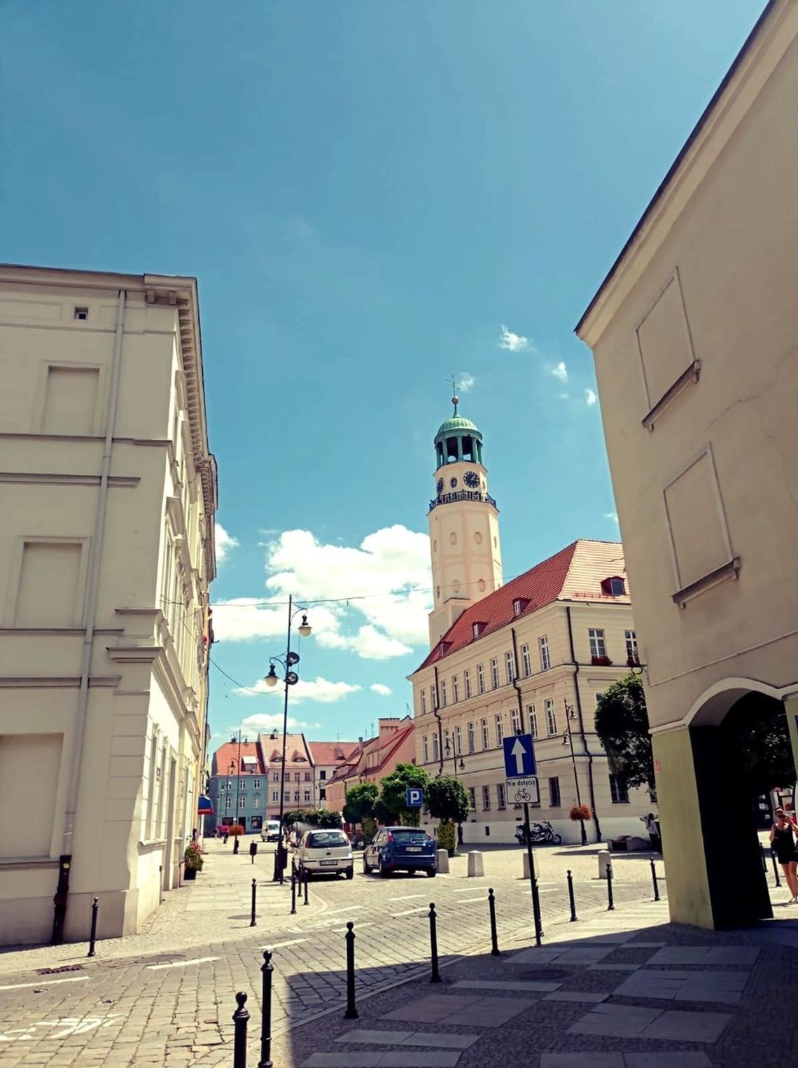 Wakacyjne patio dla artystów w oleśnickim ratuszu