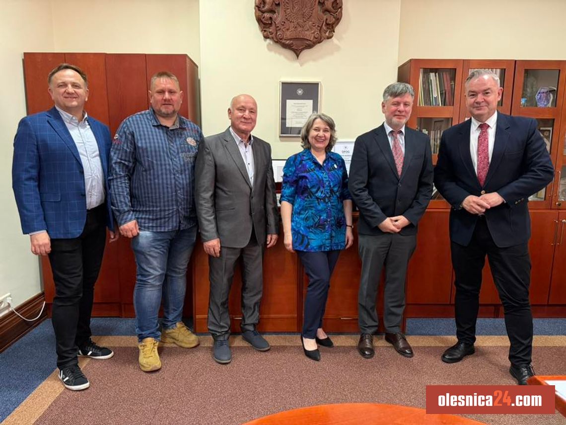 Ważne spotkanie w oleśnickim ratuszu. Nowy konsul Ukrainy rozmawiał z władzami miasta Ważne spotkanie w oleśnickim ratuszu. Nowy konsul Ukrainy rozmawiał z władzami miasta
