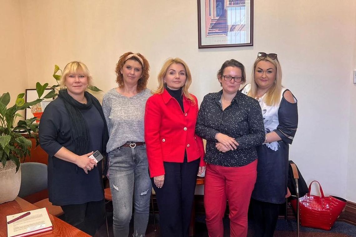Wiceburmistrz Oleśnicy z liderkami Dolnośląskiego Kongresu Kobiet Wiceburmistrz Oleśnicy z liderkami Dolnośląskiego Kongresu Kobiet