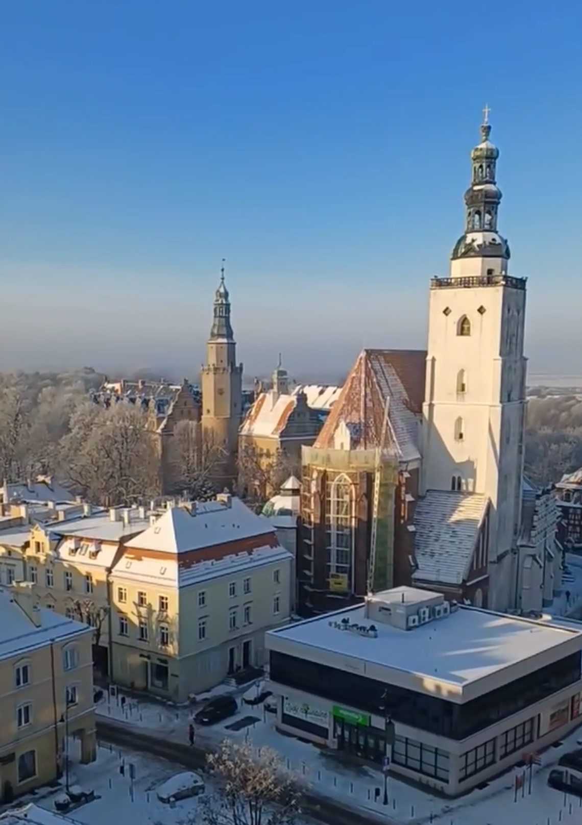 Widoki na śnieżnobiałą Oleśnicę (WIDEO)