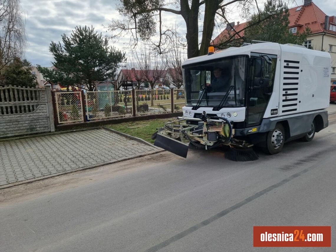 Widzisz zamiatarkę? Przestaw auto