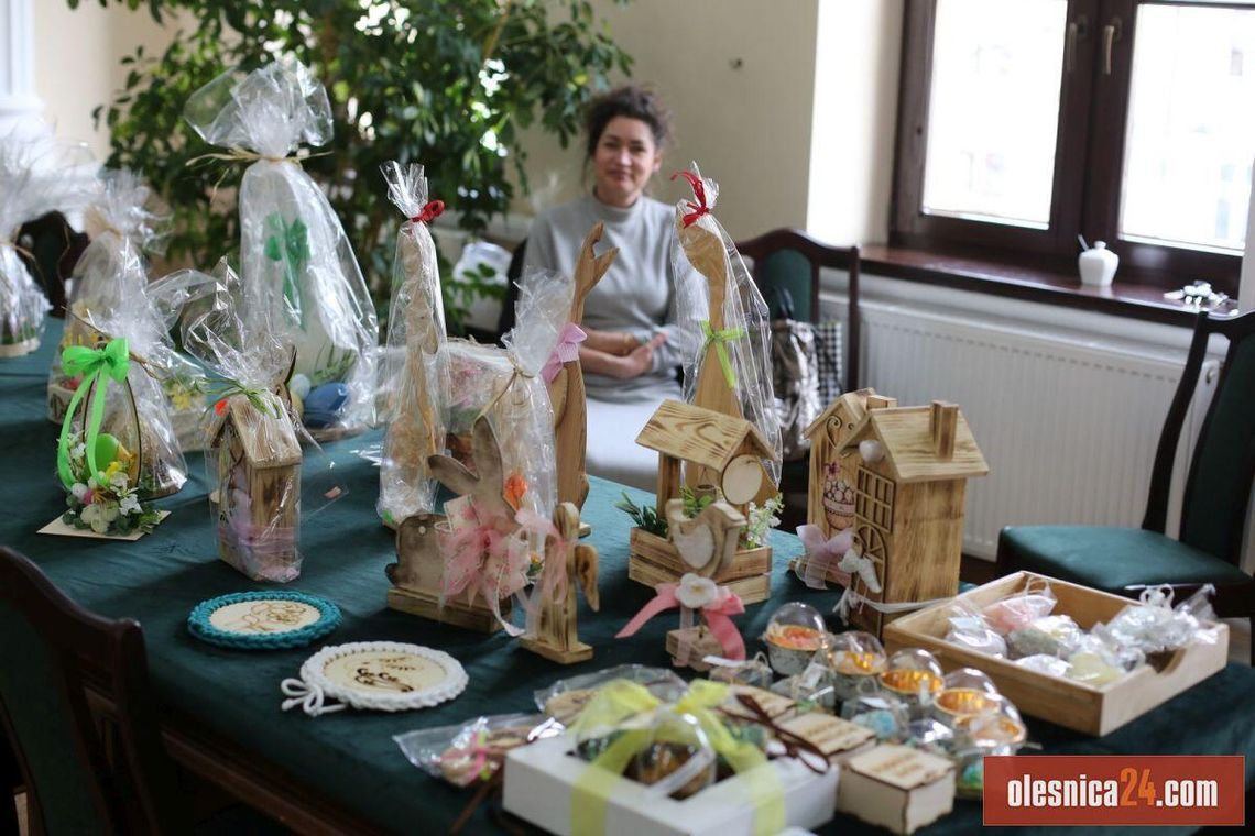 Piękne pisanki i stroiki z serca – kiermasz WTZ w Twardogórze