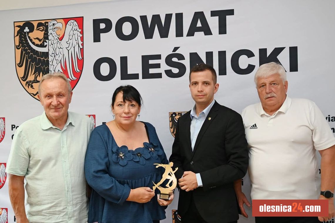 Władze Powiatu Oleśnickiego docenione. Organizatorzy memoriału nie zapomnieli o wsparciu