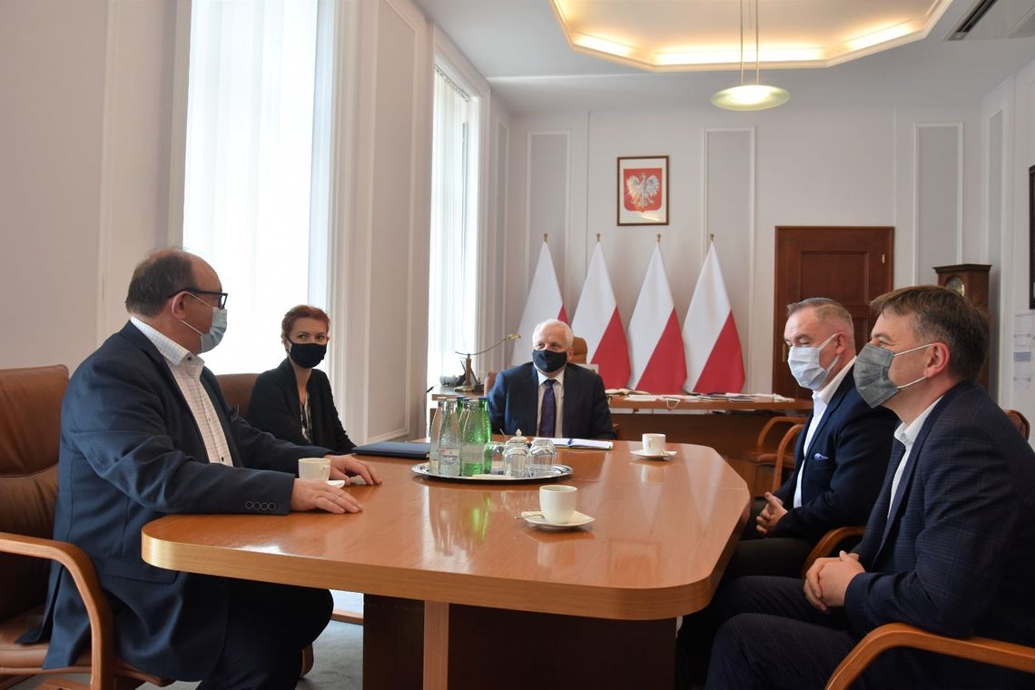 Wojewoda spotkał się ze starostą i burmistrzem