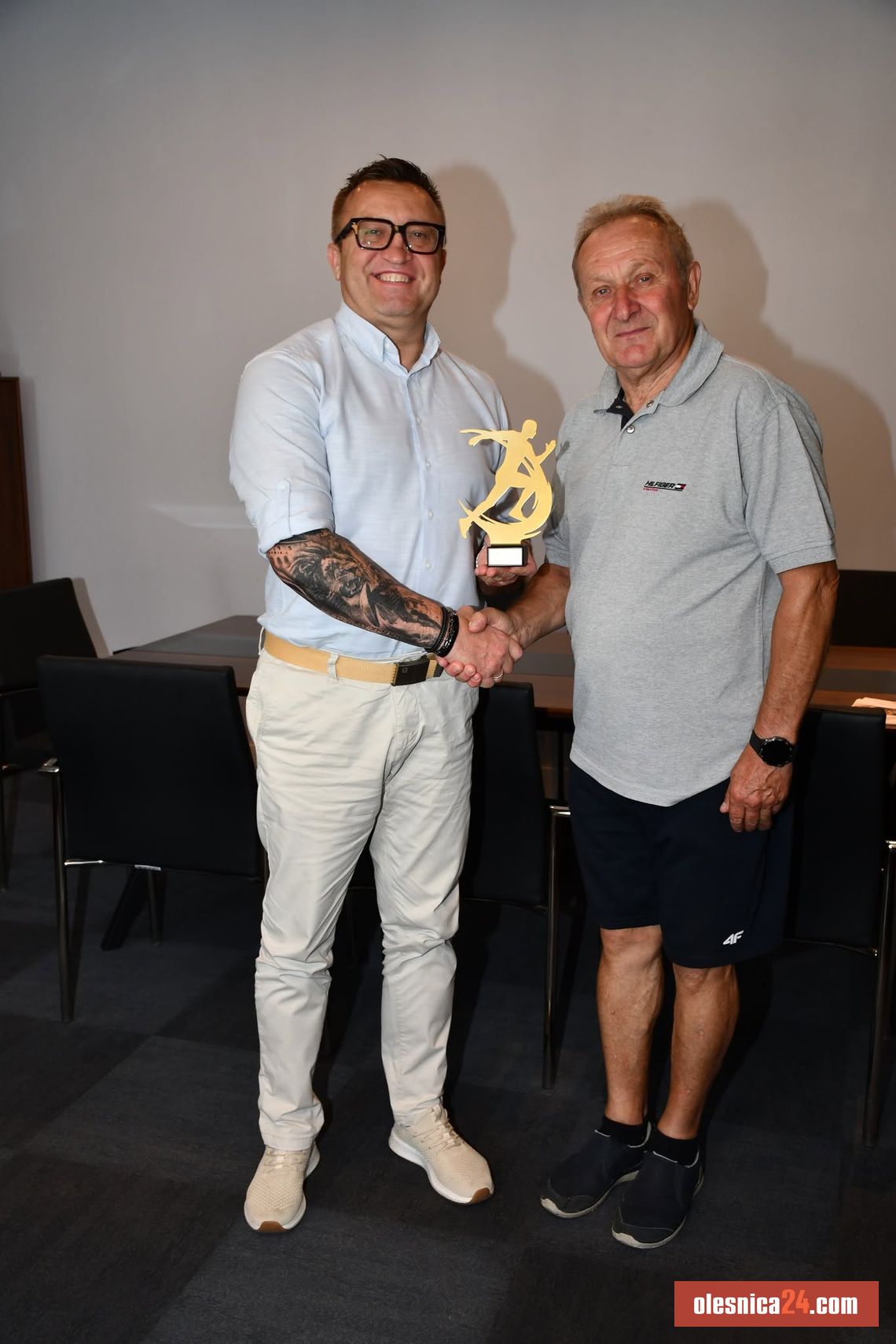 Wójt z podziękowaniem od Oleśniczanki. Gmina Oleśnica wsparła sportowe wydarzenie Wójt z podziękowaniem od Oleśniczanki. Gmina Oleśnica wsparła sportowe wydarzenie