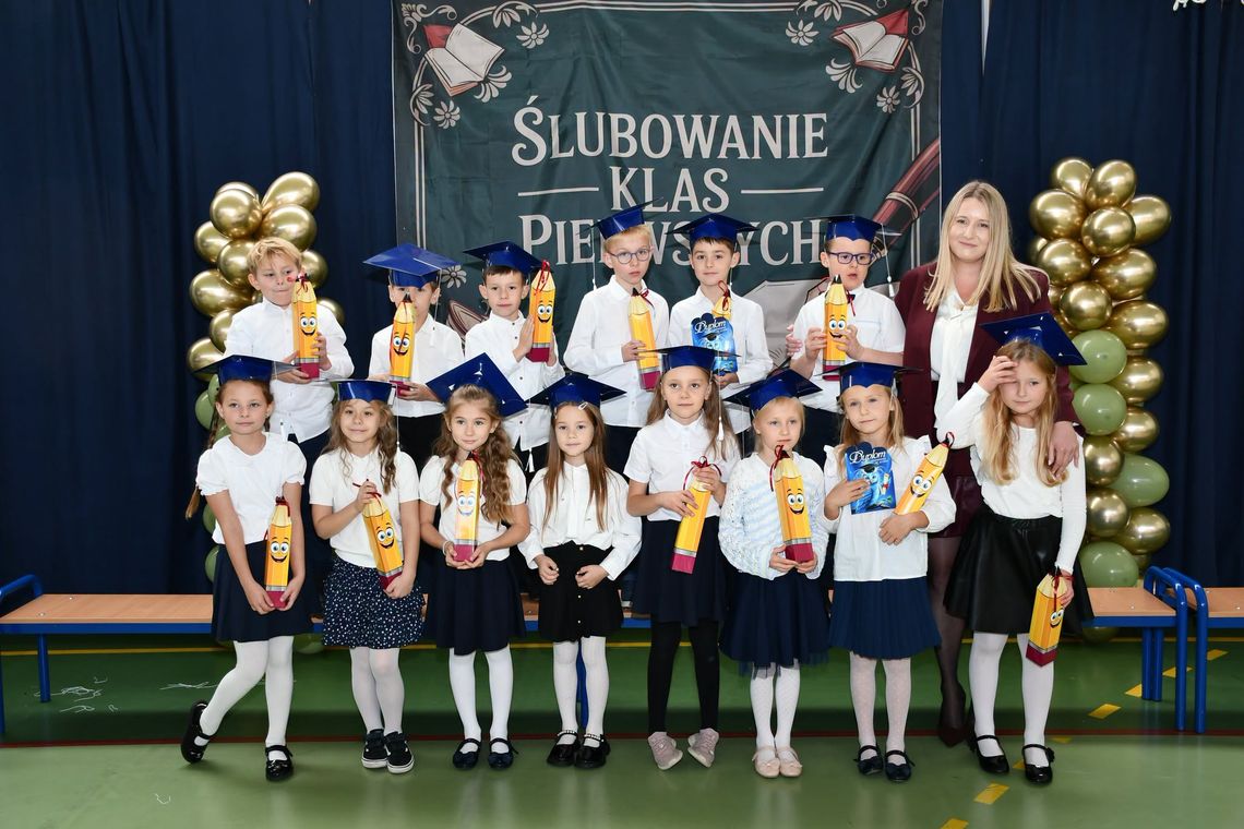Wyjątkowa uroczystość w Ligocie Małej! Aż 33 pierwszoklasistów wkracza w szkolny świat Wyjątkowa uroczystość w Ligocie Małej! Aż 33 pierwszoklasistów wkracza w szkolny świat