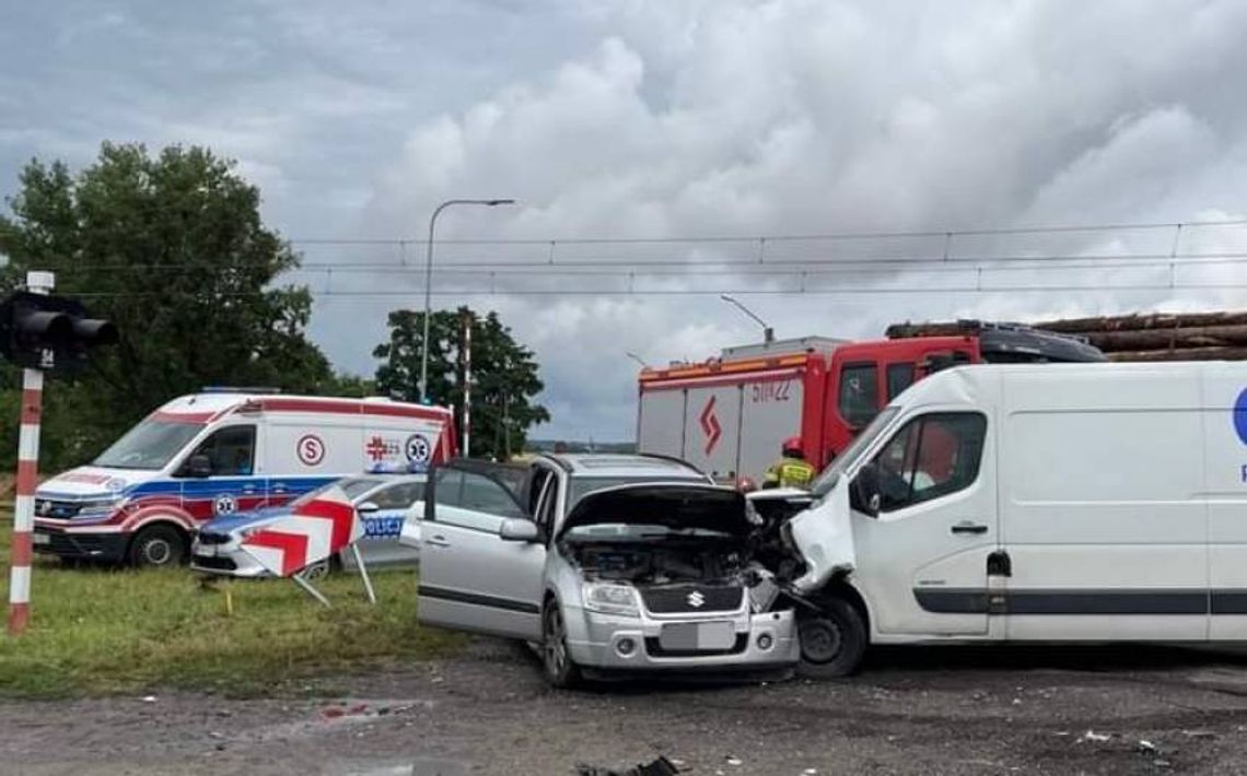 Wypadek na przejeździe kolejowym. Ranne dziecko 