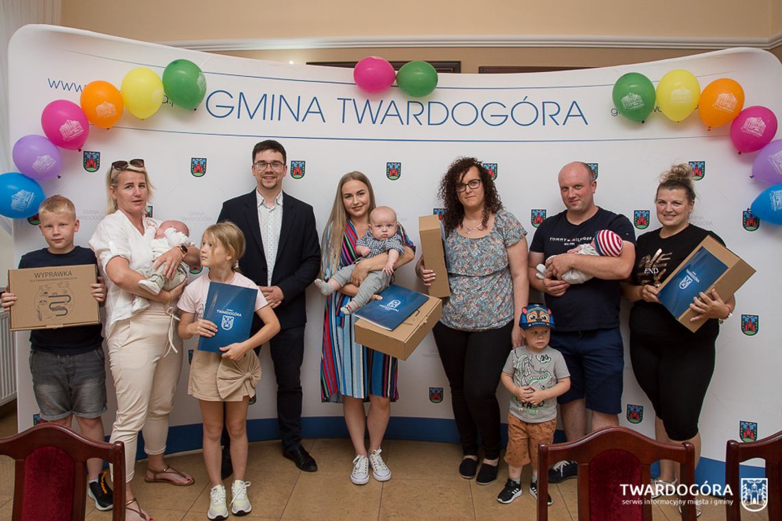 Wyprawki dla malucha rozdane w Twardogórze