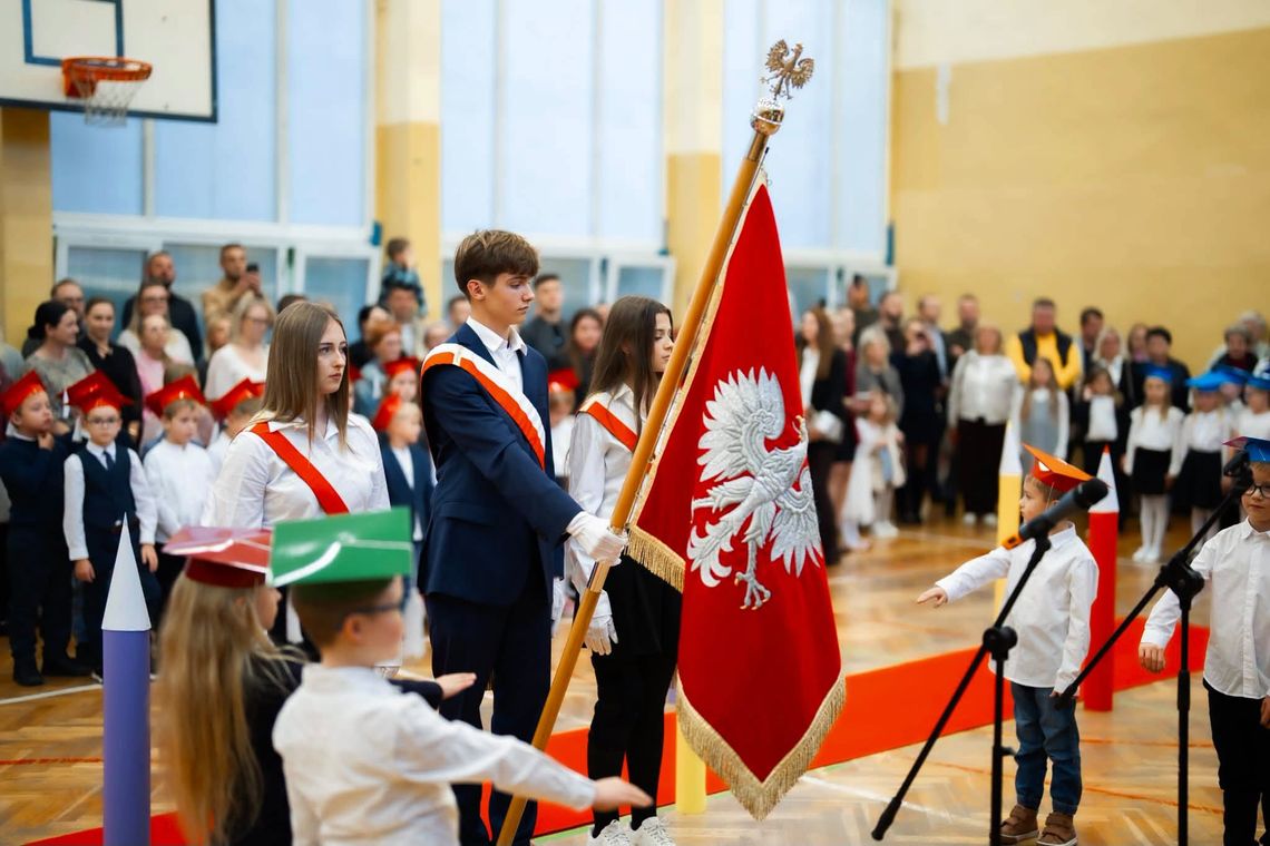 Wzruszające sceny w Oleśnicy! Pierwszoklasiści złożyli wyjątkową przysięgę Wzruszające sceny w Oleśnicy! Pierwszoklasiści złożyli wyjątkową przysięgę