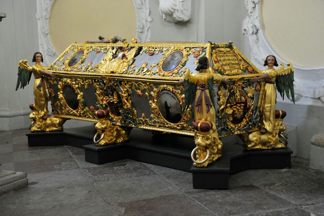Zachwycający! Sarkofag księcia Sylwiusza Nimroda wrócił po renowacji do kościoła zamkowego w Oleśnicy!