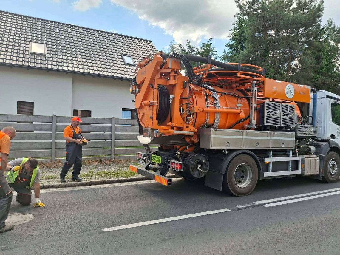 Zaglądają tam, gdzie nikt nie chce zaglądać. Cały tydzień pracowali pod ziemią Zaglądają tam, gdzie nikt nie chce zaglądać. Cały tydzień pracowali pod ziemią
