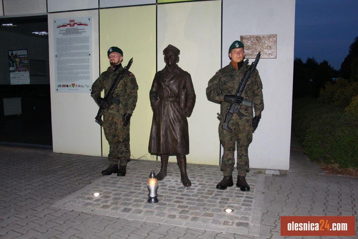 Zapalili znicze pamięci rotmistrza Witolda Pileckiego