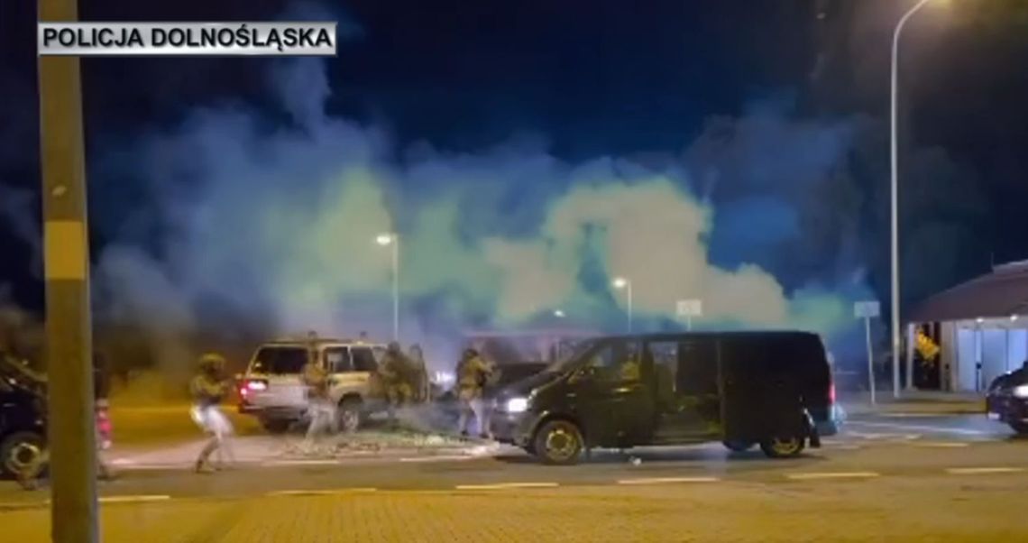 Zaskoczyli go na MOP-ie w Sycowie! Szturm kontrterrorystów w powiecie oleśnickim (WIDEO)