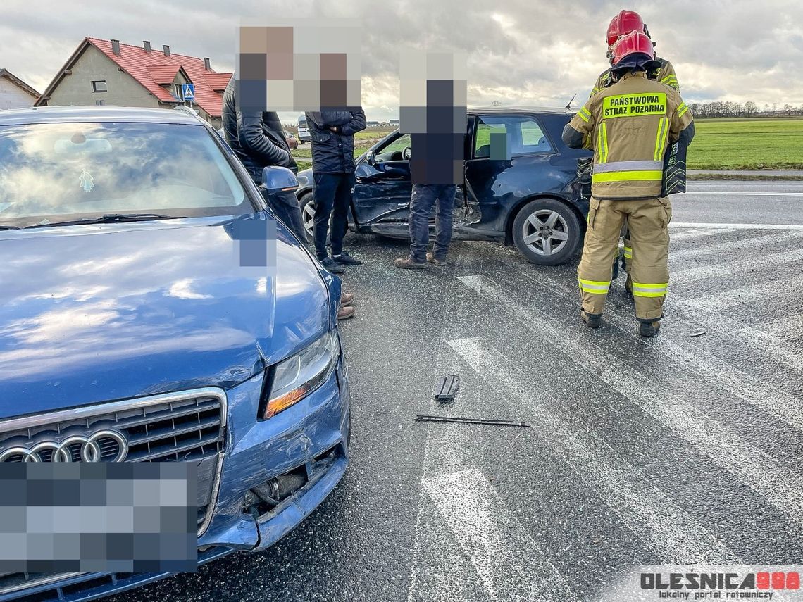 Zderzenie samochodów w Dąbrowie Oleśnickiej 