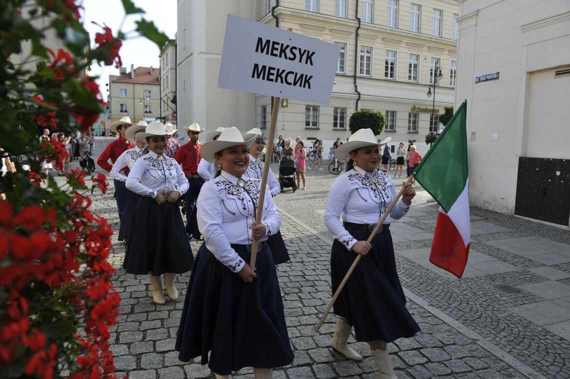 Zespoły z różnych stron świata w amfiteatrze