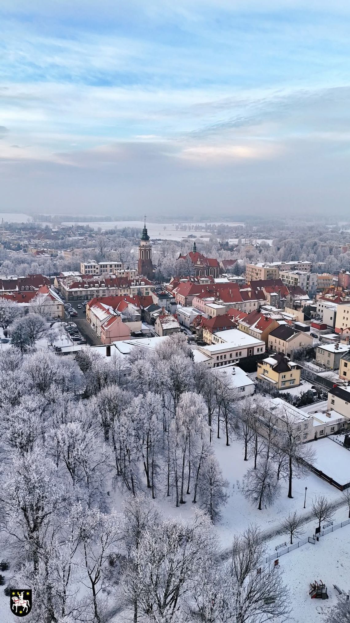 Zima w Sycowie w pełni – miasto otulone śniegiem i lodowymi koronami