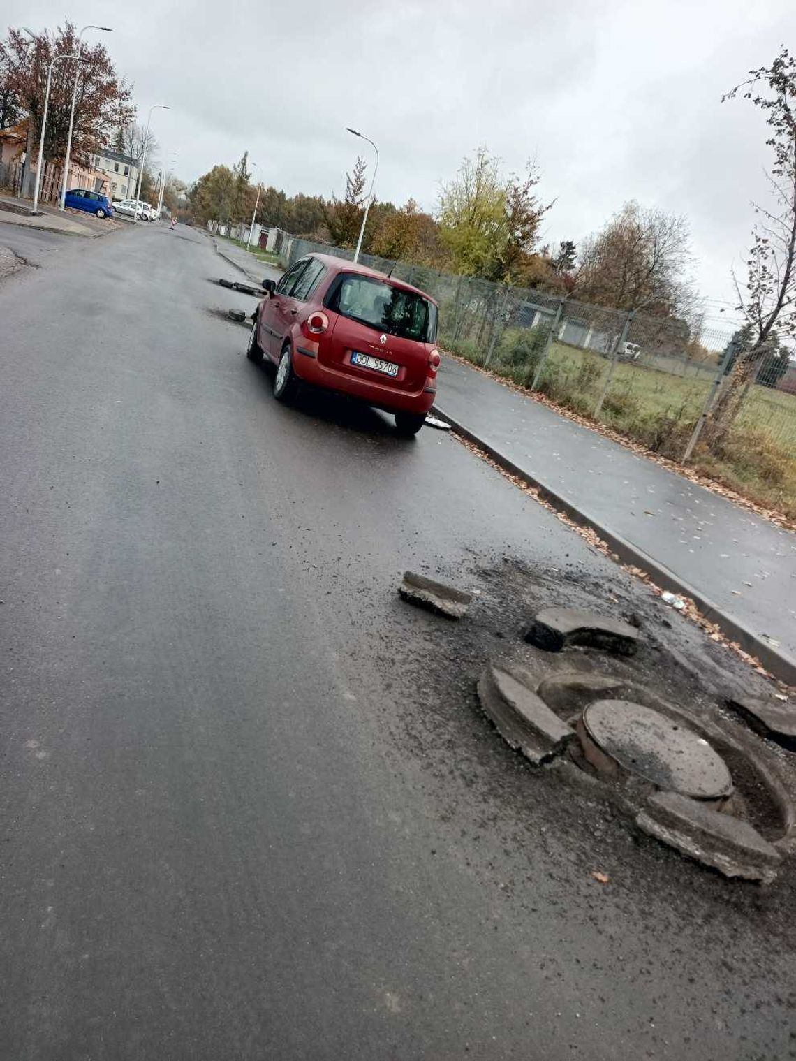 Zmasakrowane felgi na Kopernika. "To ma być oznakowanie?!” [FOTO] (AKTUALIZACJA)