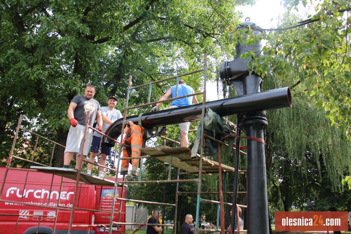 Żuraw w parku Kolejarzy Oleśnickich doczekał się wylewki