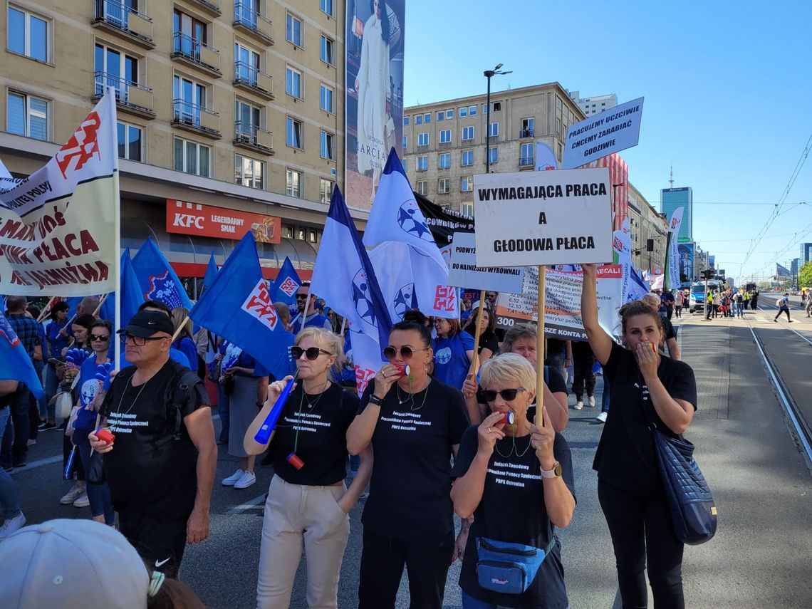 Związkowcy na proteście w Warszawie