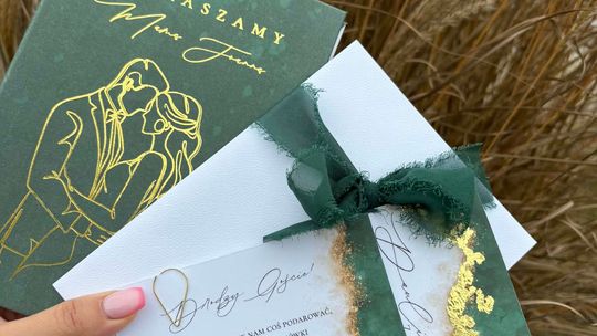 papeteria ślubna (zaproszenia, winietki, księgi gości)
