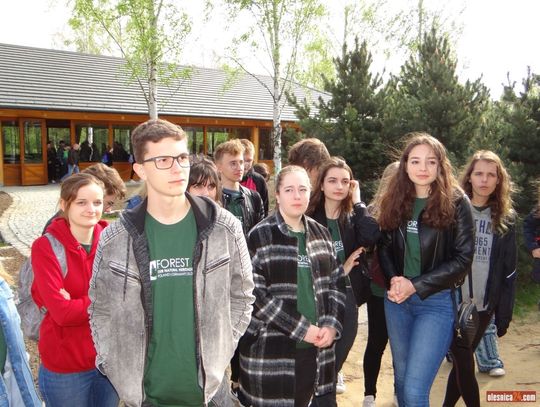 Uczniowie odwiedzili Arboretum w Stradomi