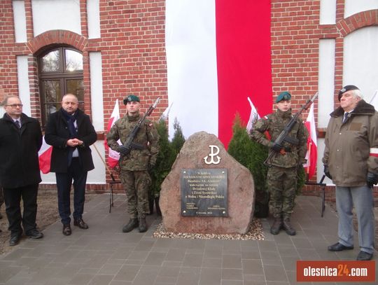 Nowy pomnik Armii Krajowej w Dziadowej Kłodzie