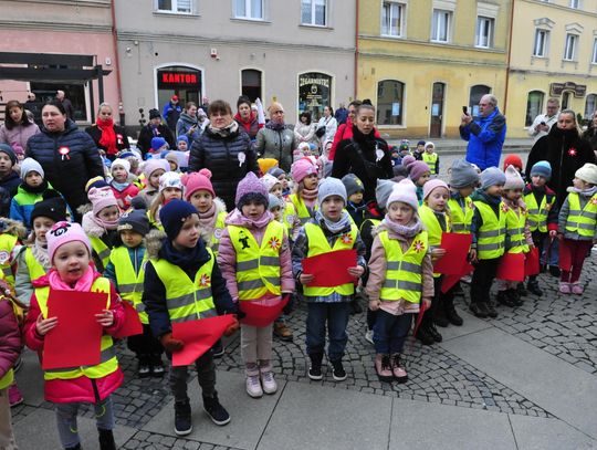 Oleśnickie przedszkolaki śpiewają hymn