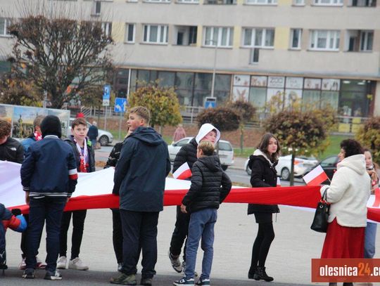 Patriotyczna manifestacja Szkoły Podstawowej Gminy Oleśnica