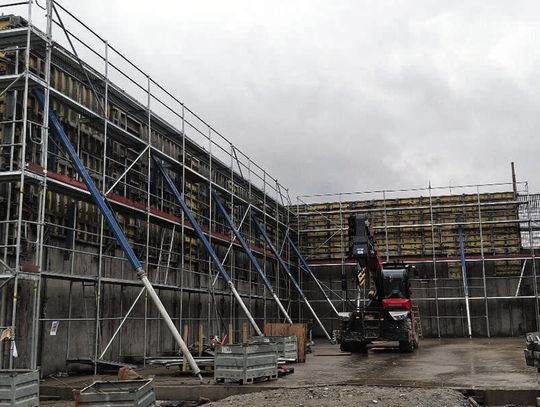 Deskowanie ścian magazynu 7-dniowego w części górnej