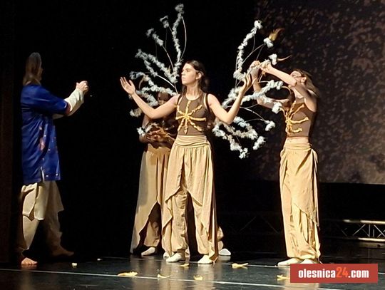 „Bliżej Słońca” - spektakl Teatru Tańca Momentum