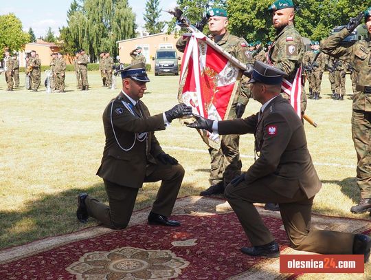 Wojskowa zmiana wart w Oleśnicy